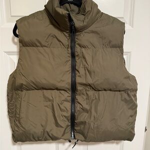 Women’s shein puffer vest L